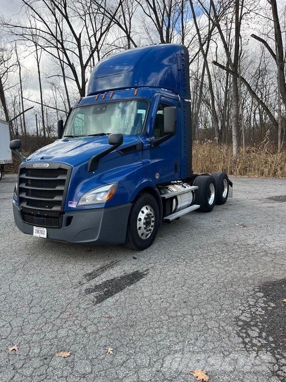 Freightliner CASCADIA 116 Trekkers