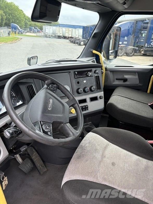 Freightliner CASCADIA 126 Trekkers