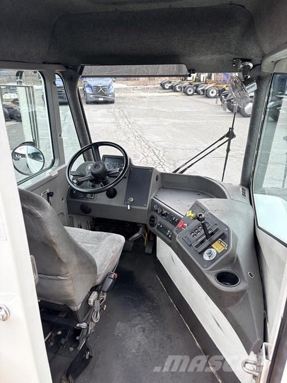 Kalmar OTTAWA 4X2 OFF-ROAD Terminaltrekkers