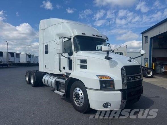 Mack ANTHEM 64T Trekkers