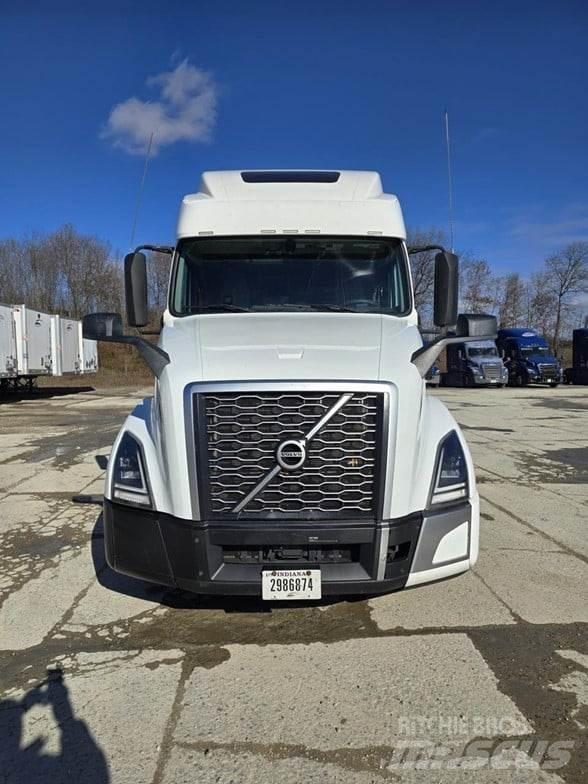 Volvo VNL64T860 Trekkers