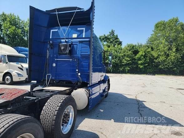 Volvo VNL64T860 Trekkers