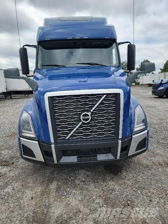 Volvo VNL64T860 Trekkers