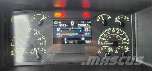 Volvo VNL64T860 Trekkers