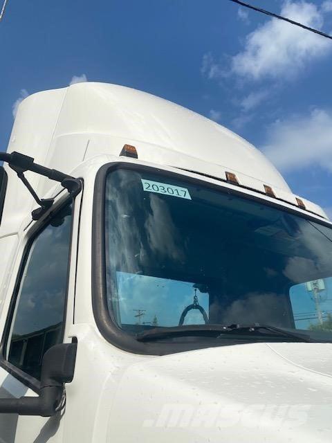 Volvo VNR64T300 Trekkers