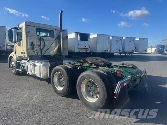 Volvo VNR64T300 Trekkers