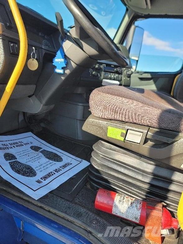 Volvo VNR64T300 Trekkers