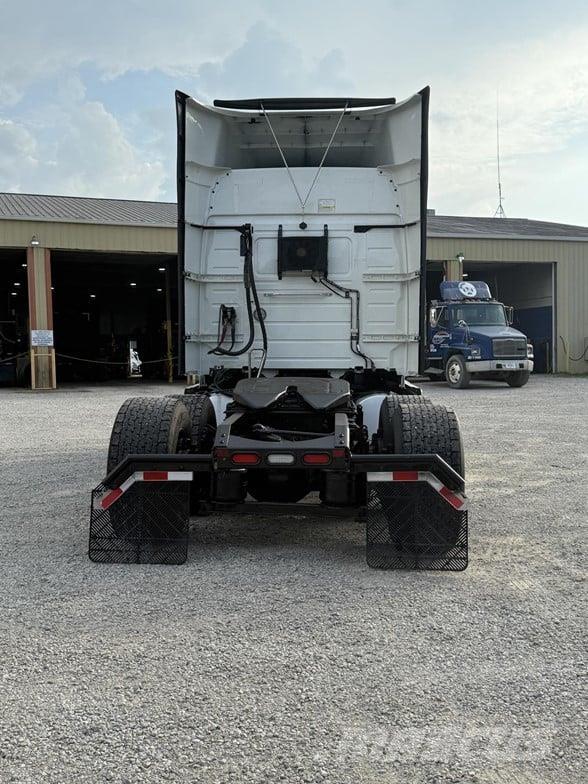 Volvo VNR64T640 Trekkers