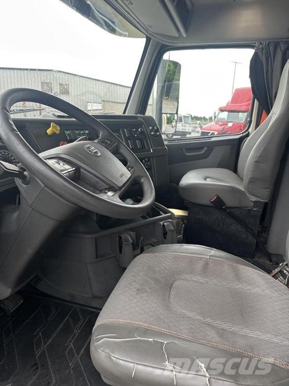 Volvo VNR64T640 Trekkers