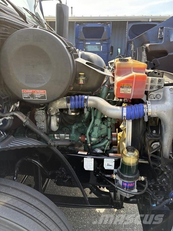 Volvo VNR64T640 Trekkers