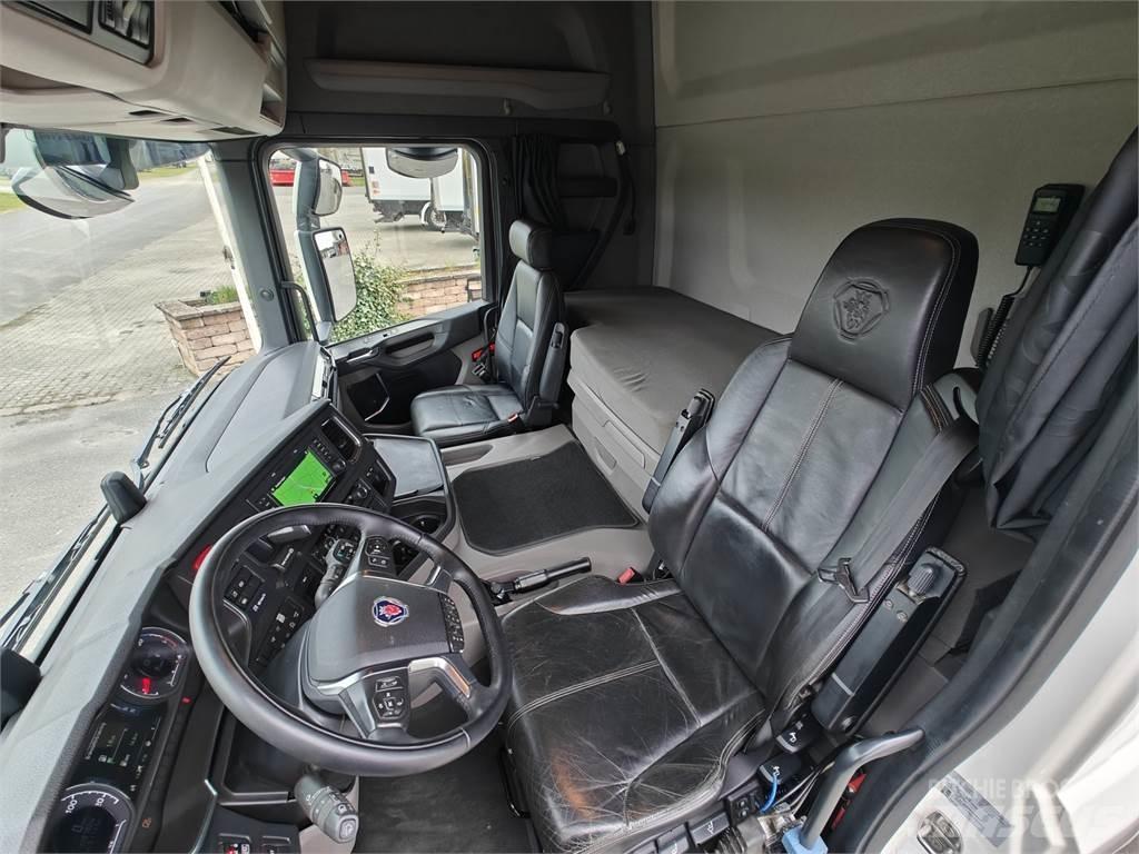 Scania G500 Vrachtwagen met containersysteem