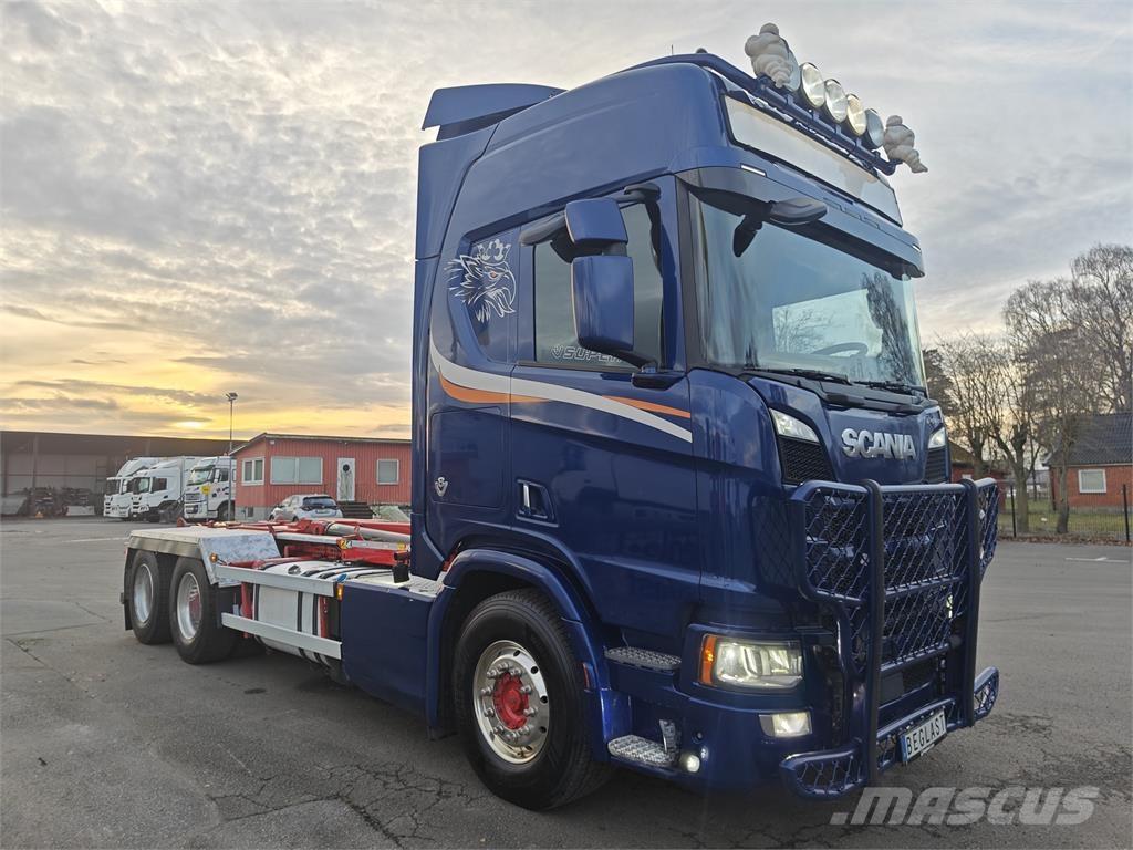 Scania R650 Vrachtwagen met containersysteem