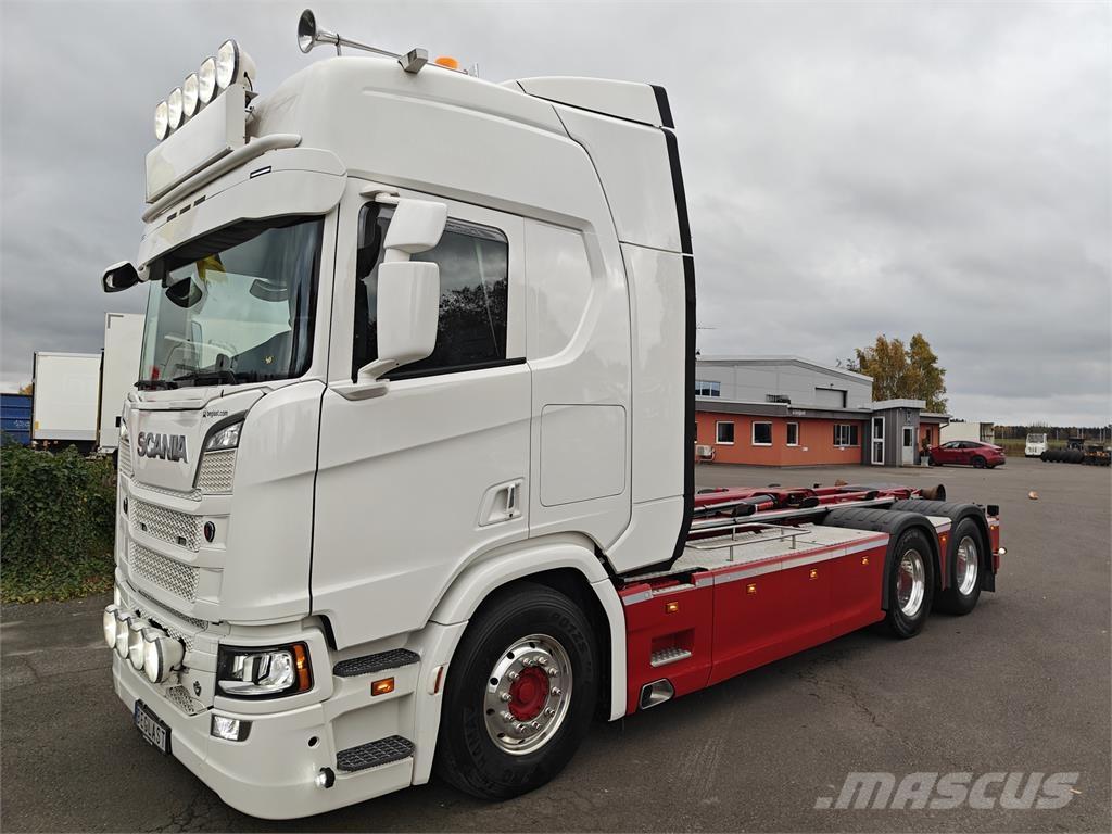 Scania R660 Vrachtwagen met containersysteem