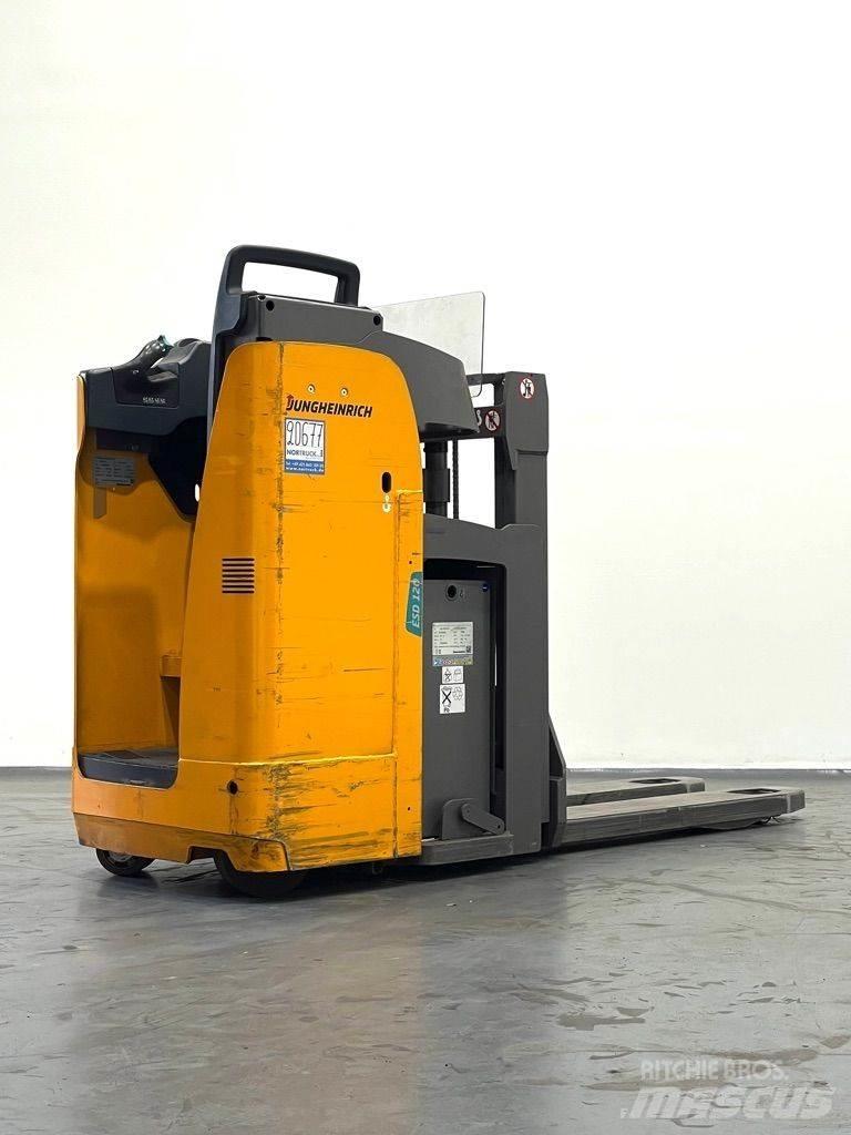 Jungheinrich ESD 120 Meeloop stapelaar