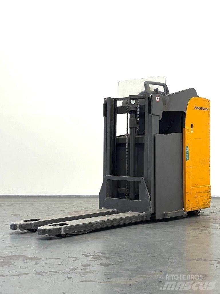 Jungheinrich ESD 120 Meeloop stapelaar