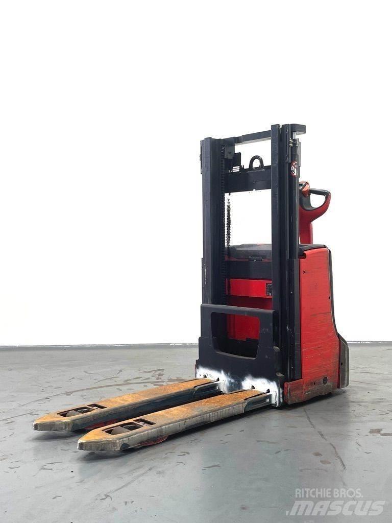 Linde D06-1160 Meeloop stapelaar