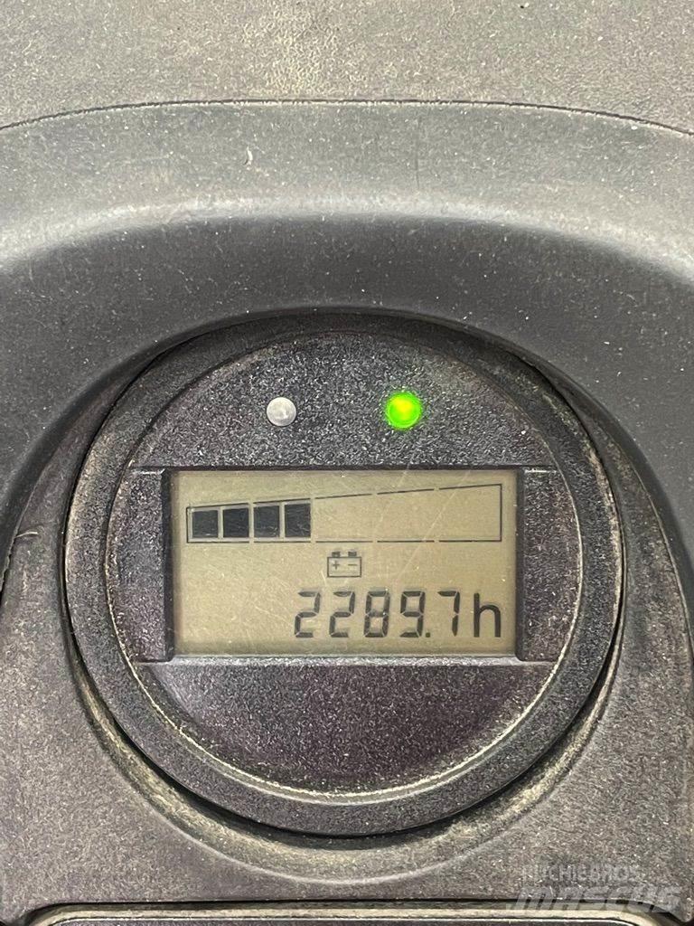 Linde D06-1160 Meeloop stapelaar
