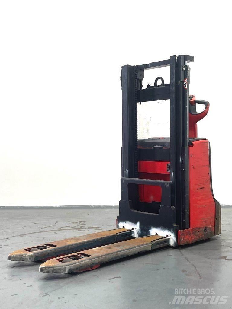 Linde D06-1160 Meeloop stapelaar