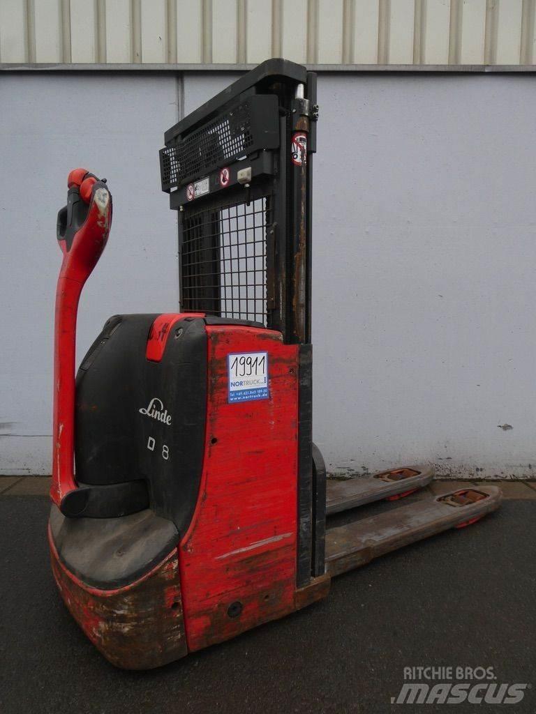 Linde D08-1160 Meeloop stapelaar