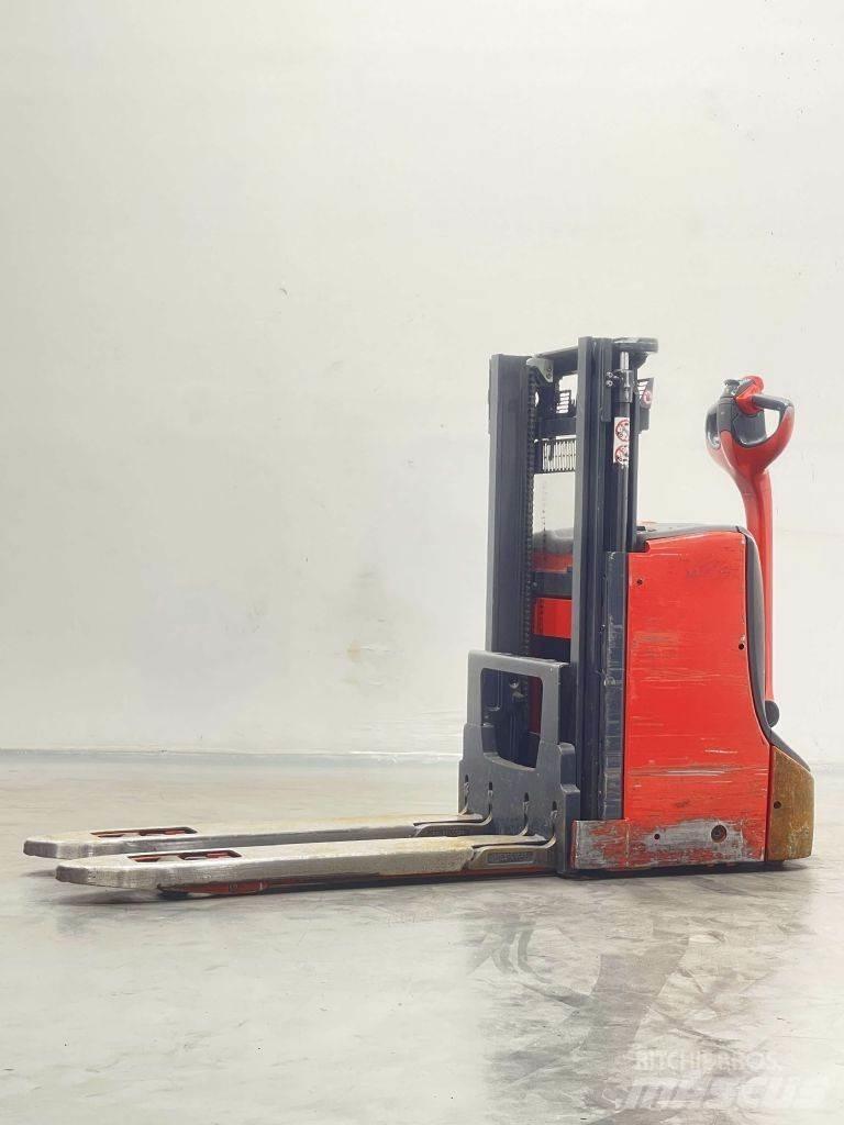 Linde D08-1160 Meeloop stapelaar