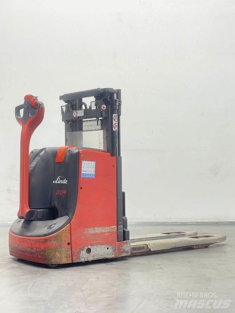 Linde D08-1160 Meeloop stapelaar