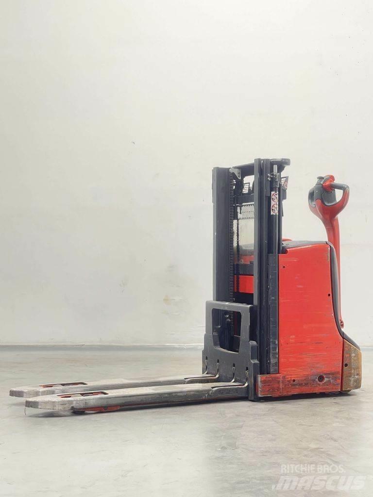 Linde D08-1160 Meeloop stapelaar