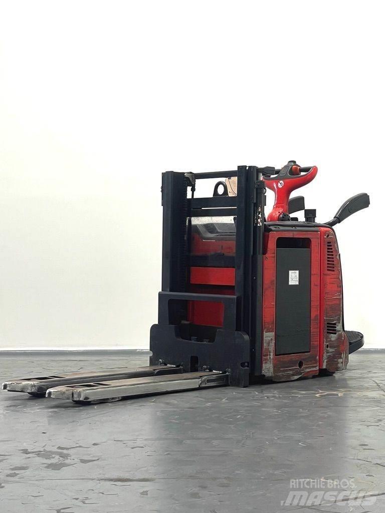 Linde D12AP-133 Meeloop stapelaar
