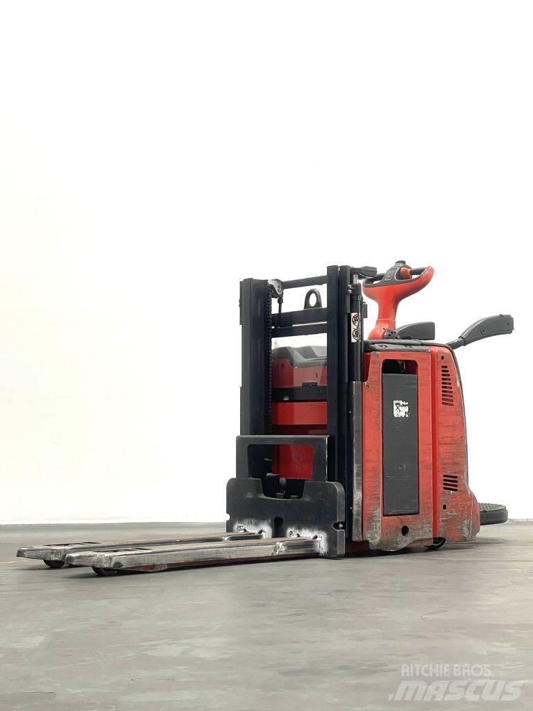 Linde D12HPAP Meeloop stapelaar