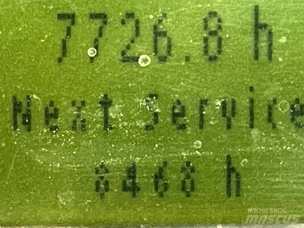 Linde D12HPAP-133 Meeloop stapelaar