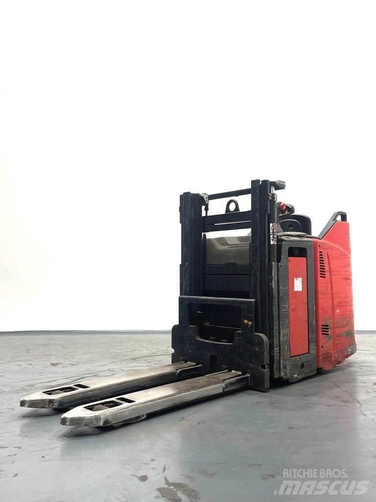 Linde D12HPSP-133 Meeloop stapelaar