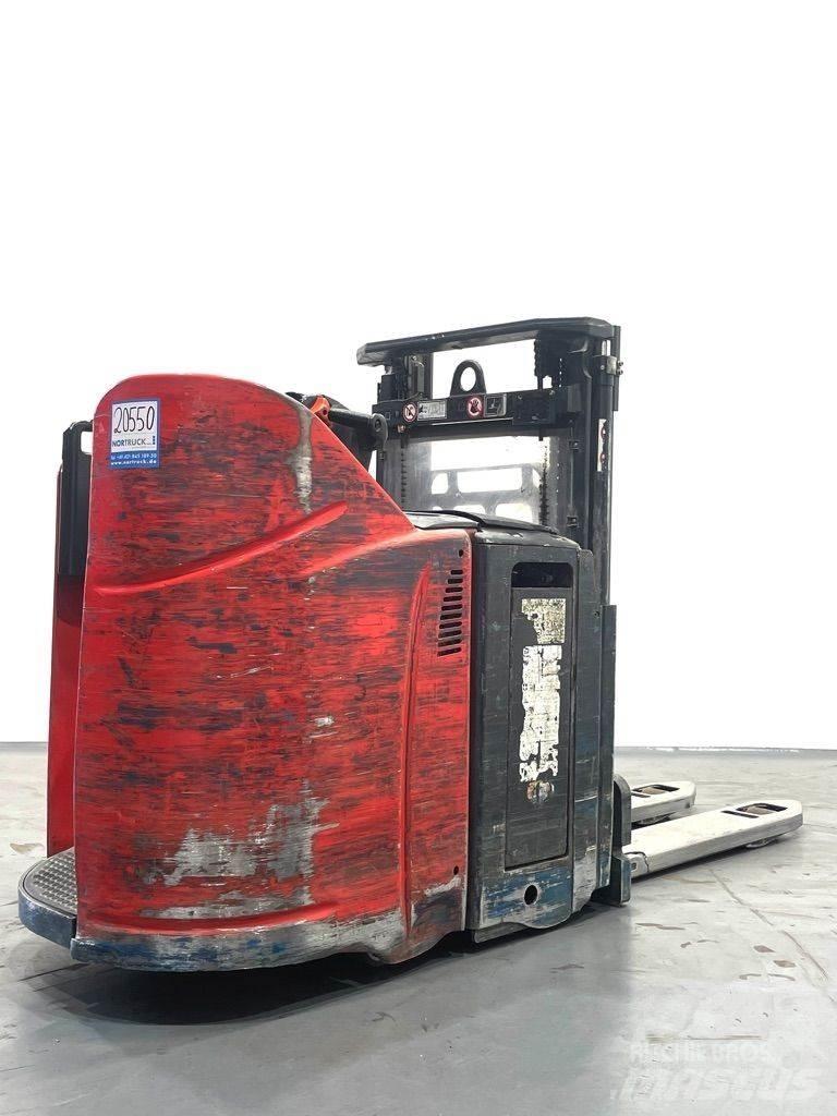 Linde D12HPSP-133 Meeloop stapelaar