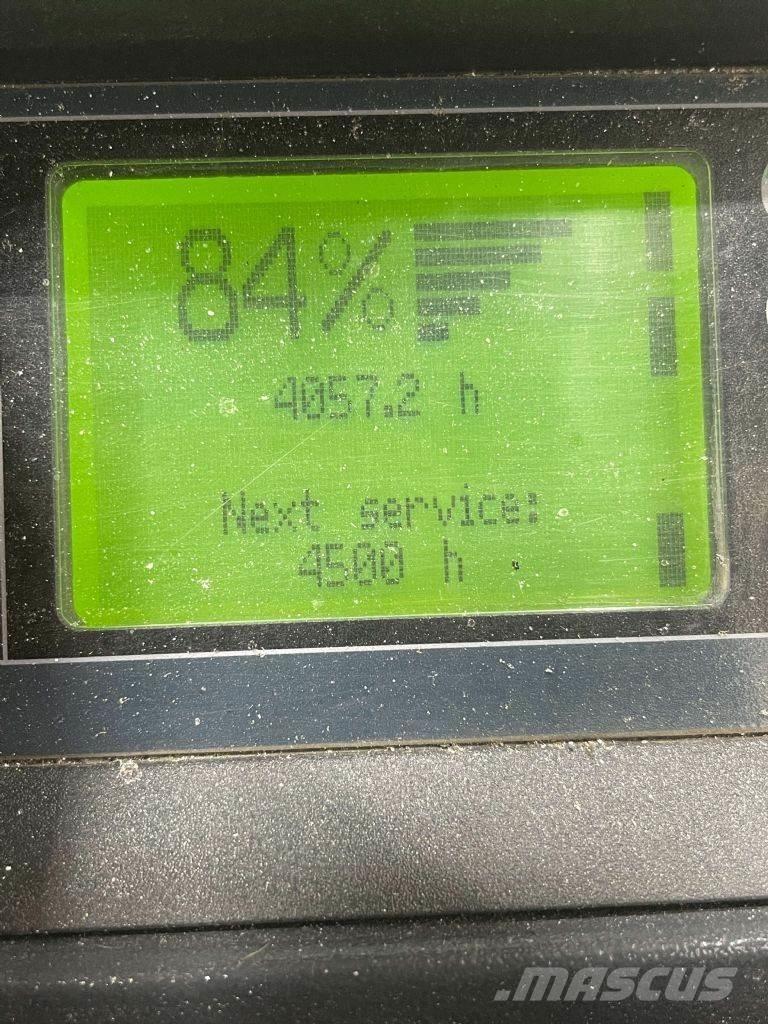 Linde D12HPSP-133 Meeloop stapelaar