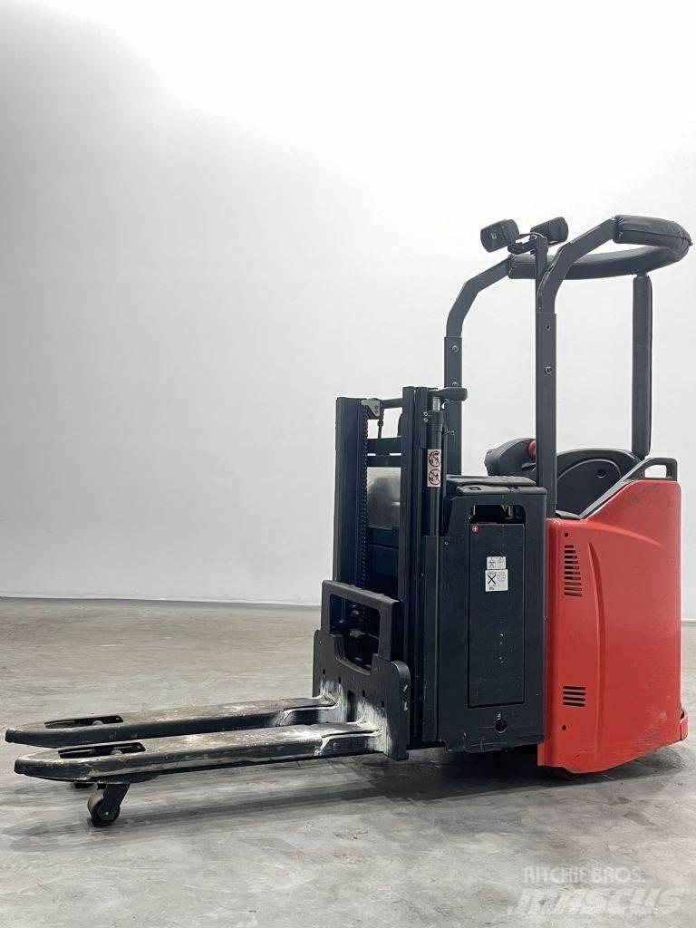 Linde D12SP-133 Meeloop stapelaar