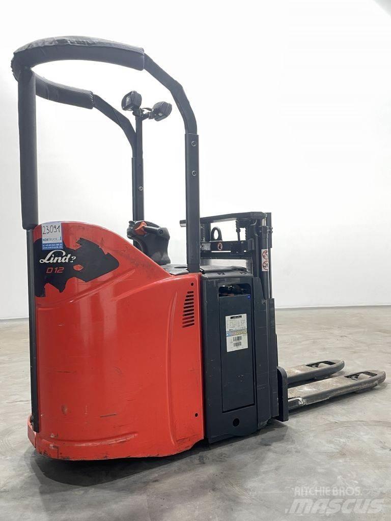 Linde D12SP-133 Meeloop stapelaar