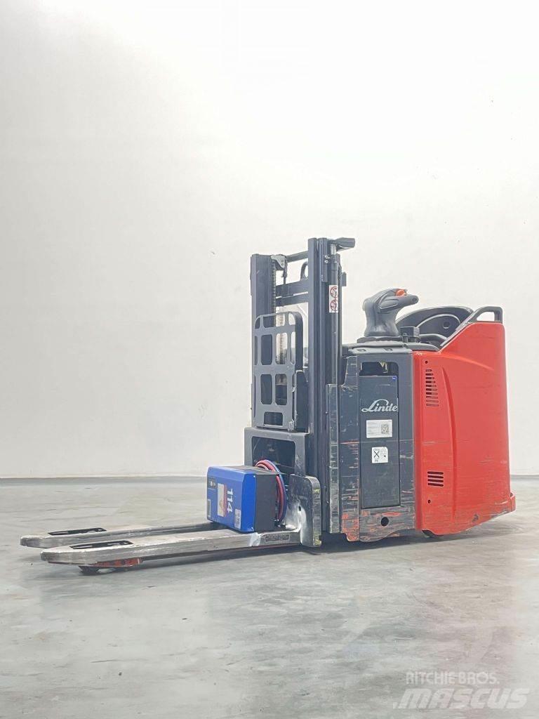 Linde D12SPHP-133 Meeloop stapelaar