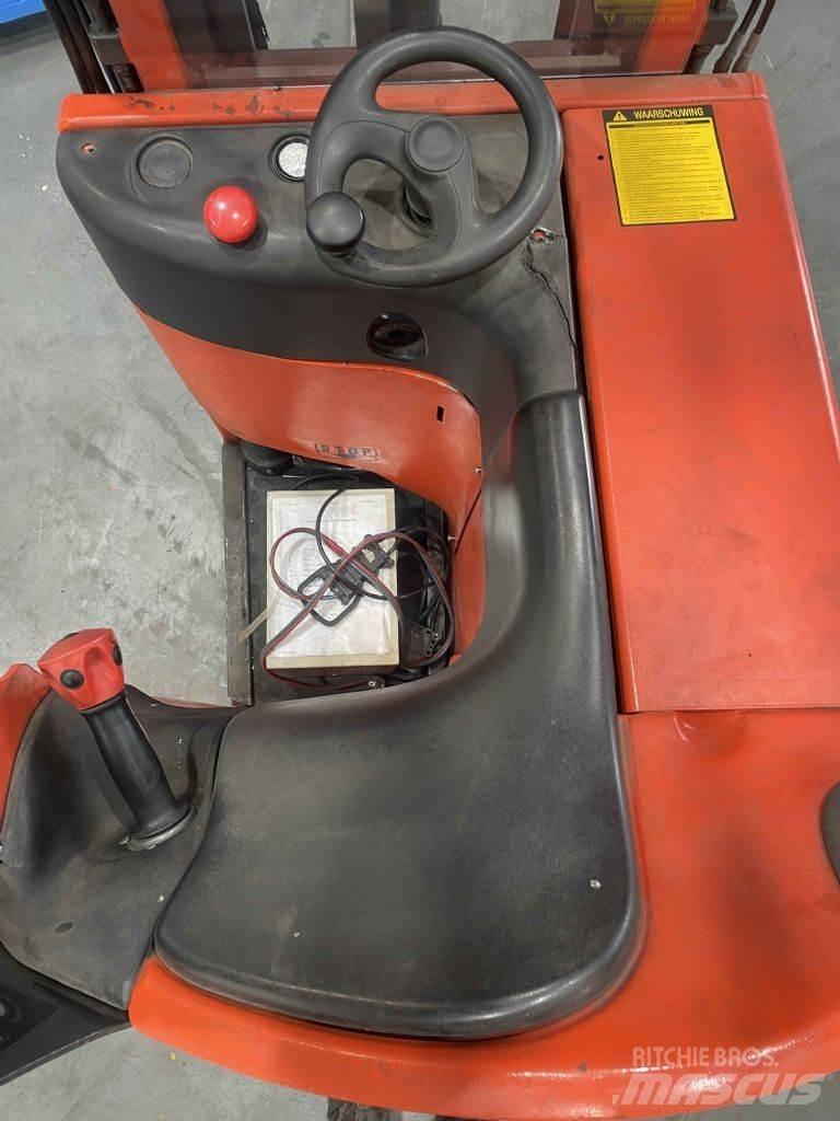 Linde E10-334 Zelfrijdende stapelaars