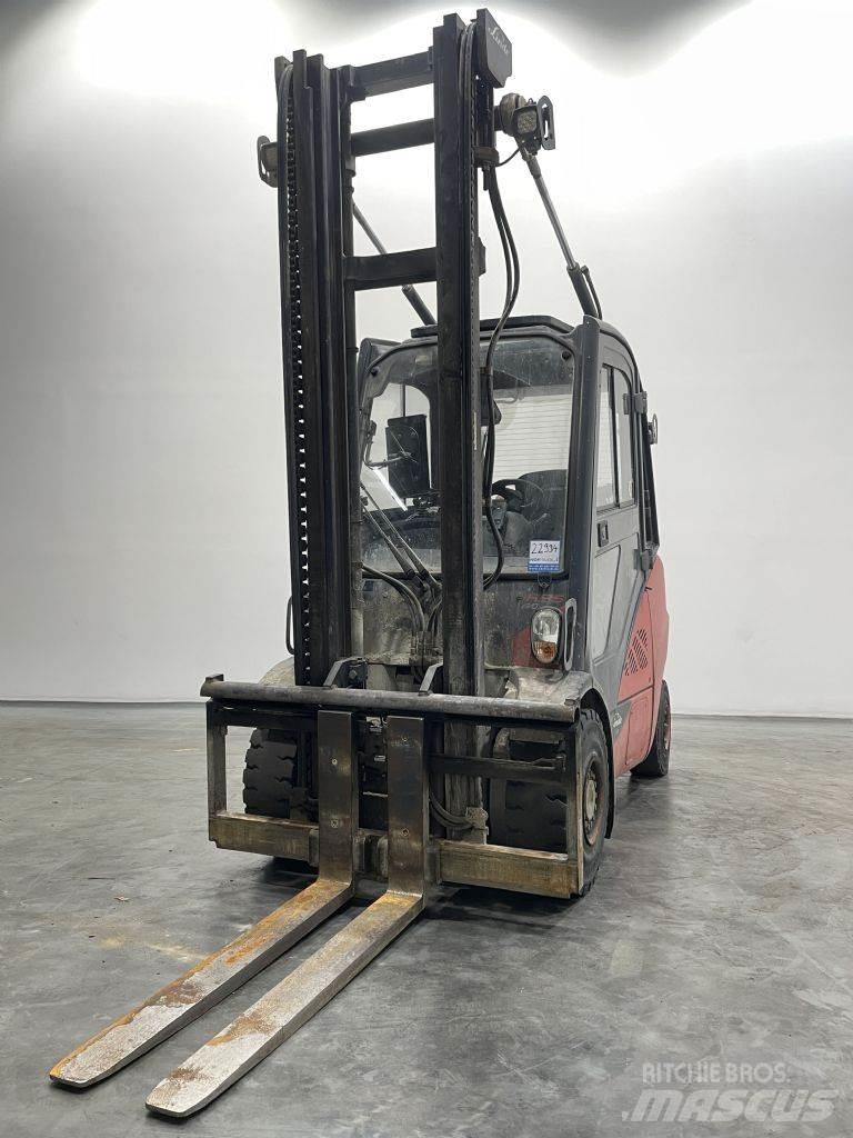 Linde H35T-02-393 LPG heftrucks