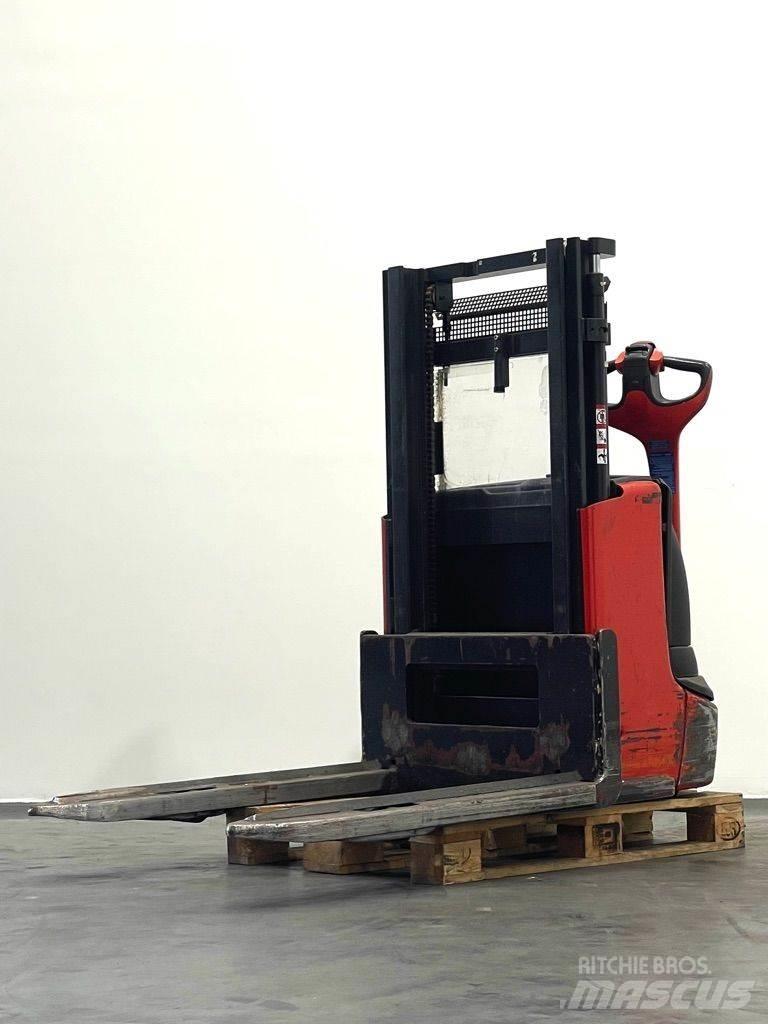 Linde L12-1172 Meeloop stapelaar