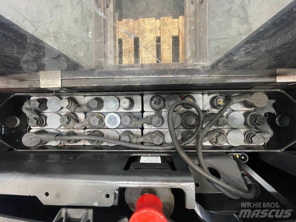Linde L12-1172 Meeloop stapelaar