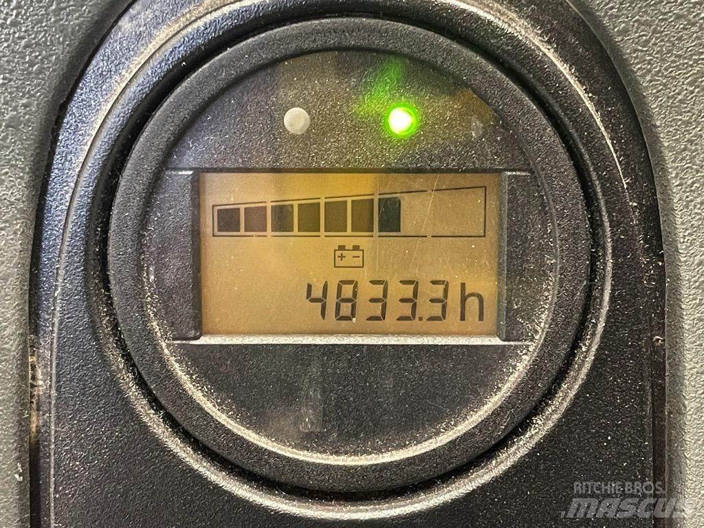 Linde L12-1172 Meeloop stapelaar