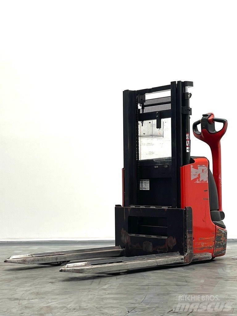 Linde L12-1172 Meeloop stapelaar