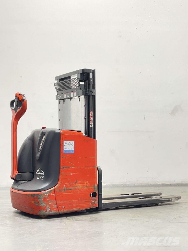Linde L12i-1172 Meeloop stapelaar