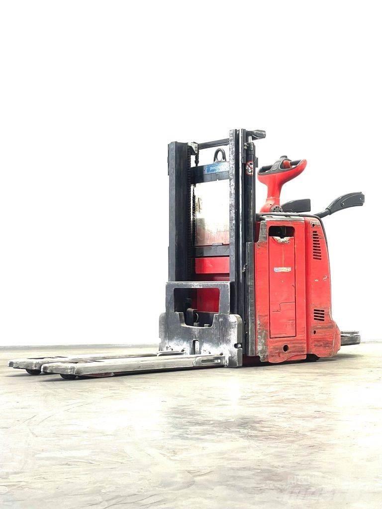 Linde L12LAP-133 Meeloop stapelaar