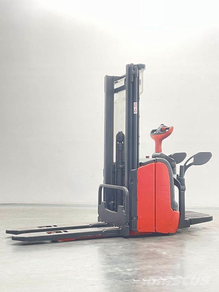Linde L14AP-372 Meeloop stapelaar