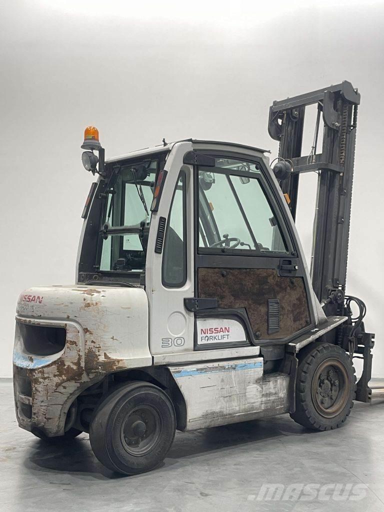Nissan YG1D2A300 Diesel heftrucks