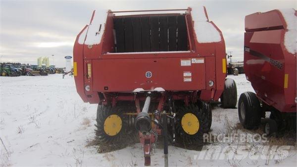 New Holland BR780 Ronde-balenpersen