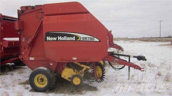 New Holland BR780 Ronde-balenpersen