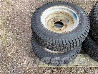  27X8.50-15 Banden, wielen en velgen