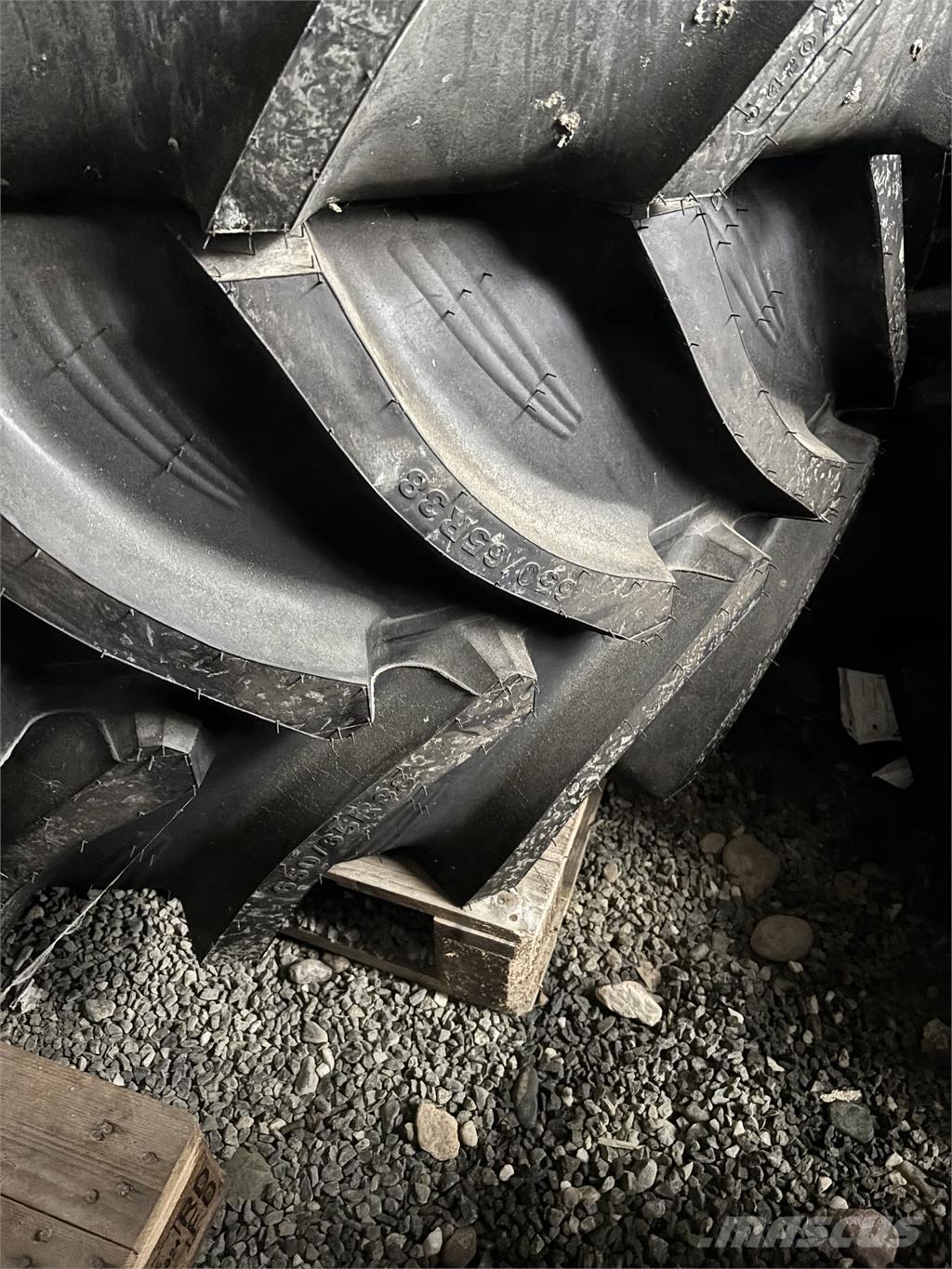 BKT Däck 650/65R38 1st Banden, wielen en velgen