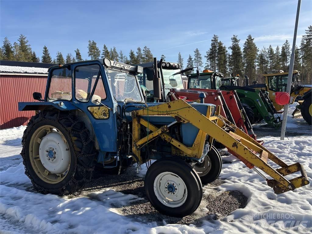 Ford 5000 med lastare Tractoren